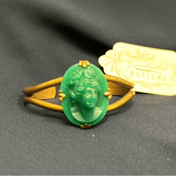Bracelet by Grandmother’s Buttons - Picture 1 of 3